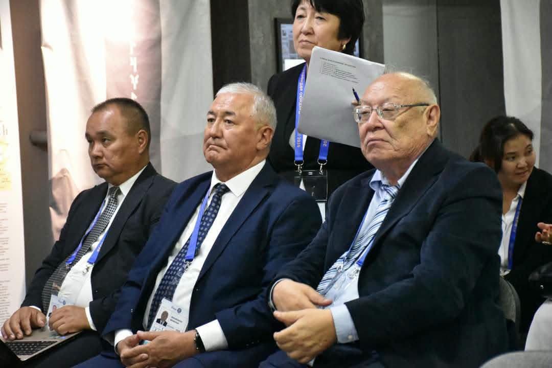 ДКО2026 ЭЛ АРАЛЫК КОНФЕРЕНЦИЯДА КӨЧМӨН ЭЛДЕРДИН САЯСИЙ-УКУКТУК СИСТЕМАЛАРЫ КАРАЛДЫ — 8